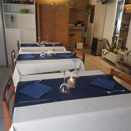 Отель Hostal Pancheta